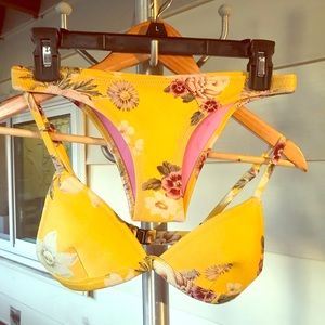 TRIANGL Summer Flower Bikini Set